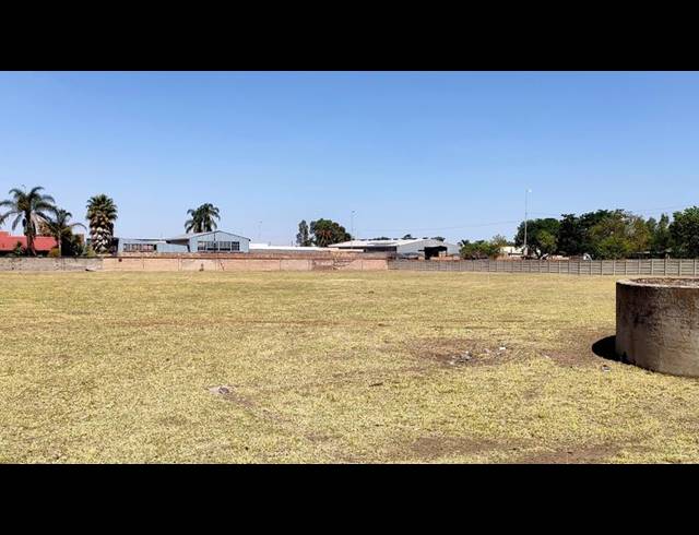 FARM FOR SALE IN EVELEIGH